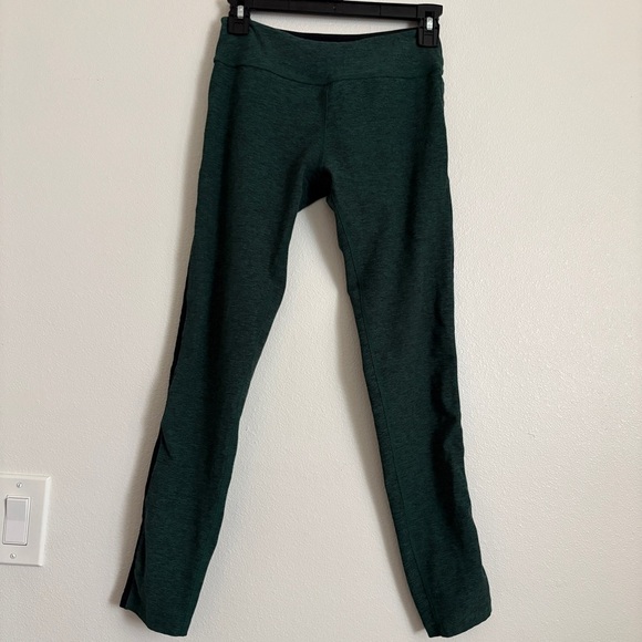 Women’s Beyond Yoga Spacedye Green Mid Rise Leggings Size Small - Picture 4 of 12